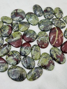 Prix de gros – Cristal naturel de jaspe dragon rouge et vert poli pour la fabrication de bijoux, personnalisable, type « sang de dragon » - Product Image 4