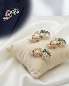 Élégante broche double oiseaux plaquée or avec zircons, épinglette bijou pour femmes et hommes, idéale pour mariage et soirée - Product Image 2