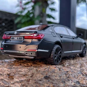 รถโมเดล BMW 760 Li ผลิตจากโลหะ  แบบรถแข่ง  ของเล่นจำลอง  ตกแต่งภายในอย่างละเอียด  ขนาด 1:32  ระบบควบคุมการเคลื่อนที่ด้วยแรงเสียดทาน  ขนาดล้อ 16x5 - Product Image 4