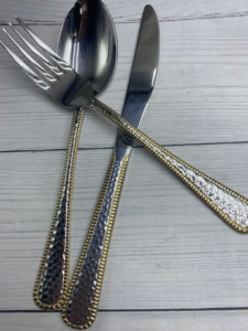ชุดช้อนส้อมสแตนเลสวินเทจสุดหรู พร้อมดีไซน์สีเงินสวยงาม ประกอบด้วยส้อมและช้อนสำหรับงานแต่งงานและงานเลี้ยง - Product Image 3