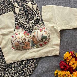 Blusa de Diseño con Bordado, Algodón Khadi, Acolchada, con Espalda Abierta, Completamente Cosida y Lista para Usar - Product Image 5