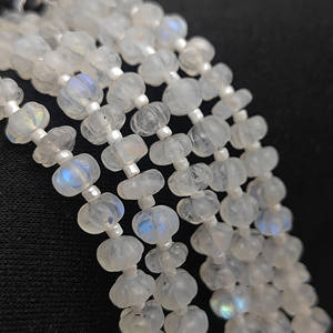 Perles de pierre de lune arc-en-ciel sculptées en forme de melon de 5 à 7 mm pour la fabrication de bijoux - Product Image 1