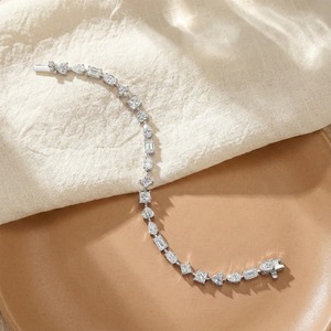 Pulsera de tenis de diamantes chapada en oro de 18 quilates de la mejor calidad y lujo para mujer, ideal para bodas, fiestas, regalo de joyería, uso diario, disponible para la venta. - Product Image 6