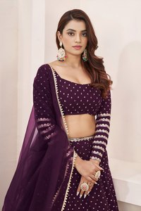 Ensemble Lehenga Choli pour femmes en Georgette, dentelle Zari, sequins et broderies à pois, tissé, longueur ras du sol, tenue de mariage ethnique - Product Image 3