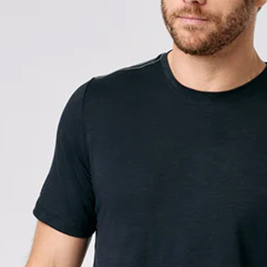 Costuras de alta calidad para pedidos al por mayor, diseño de logotipo personalizado para camiseta de verano para hombre con mangas cortas, cómoda y relajada. - Product Image 3