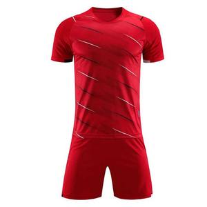 Conjunto de Camiseta y Pantalones Cortos de Fútbol Estilo Croacia 2026 al por Mayor, Uniforme de Entrenamiento de Fútbol Personalizado Rojo Blanco Azul - Product Image 4