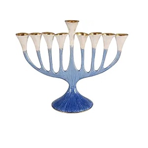 Menorah Artística Floral de Hanukkah con Diseño de Trompeta y Flores, Esmaltada y Pintada en Azul y Dorado, Compatible con Velas Estándar de Hanukkah - Product Image 1