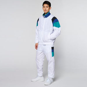 Ensemble de survêtement pour homme : Veste coupe-vent rétro blanche à blocs de couleur imprimés en polaire avec fermeture éclair intégrale et col montant, et pantalon de jogging coupe droite - Product Image 4