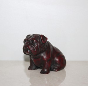 Ensemble de figurines de bouledogues en résine en gros |   Statue réaliste de bouledogue français et de pug pour la décoration du tableau de bord de la voiture et du bureau |   Animal de collection - Product Image 1