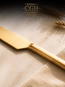 Servidor de Pastel de Diseño Único y Elegante, Fabricado en India, con Asa Anudada Dorada de Lujo, Utensilio para Servir Pastel de Primera Calidad - Product Image 4