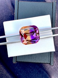 Ametrine Bolivienne Naturelle Facettée Bicolore Violet Jaune Pierre Précieuse de Qualité Supérieure pour la Fabrication de Bijoux - Product Image 3