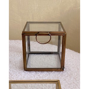 Organiza tus tesoros en una vitrina que se siente como una exhibición de boutique en tu propio hogar, recién llegada a bajo costo. - Product Image 2