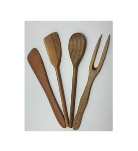 Cuillère en bois Meridian, outil de cuisine de qualité supérieure, conçue pour une manipulation confortable et une aide pratique à la table. - Product Image 5