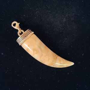 Colgante de Cuerno de Búfalo Natural Ecológico Hecho a Mano con Tacto Real, Collar Tribal, Joyería Étnica Boho, Adorno Rústico de Moda - Product Image 1