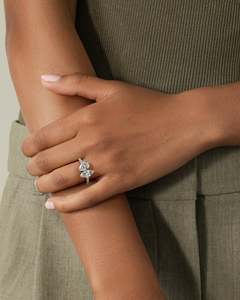 Anillo de compromiso Zenavelle con diamantes cultivados en laboratorio, corte marquesa y pera, estilo Toi et Moi, certificado IGI - Product Image 5