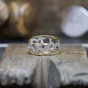 Anillo de Oro de 18k con Diamantes de Laboratorio D/E-VVS/VS de 0.42ct, Corte Redondo, Engaste en Canal, Banda Ancha de Cigarro, Estilo Minimalista, para Boda - Product Image 2