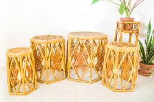 Taburete de ratán tejido a mano, perfecto para sentarse y decorar el hogar en interiores modernos. Venta al por mayor desde India. - Product Image 1