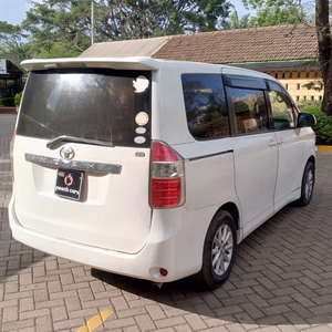 Toyota Noah Familiar Usada, MPV con Interior Espacioso y Rendimiento de Bajo Consumo, Lista para Exportación - Product Image 5