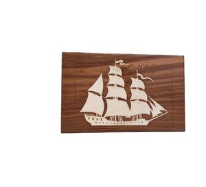 Urna de madera hecha a mano para cenizas humanas, urna conmemorativa de recuerdo para cenizas, caja de almacenamiento, diseño de grabado de barco antiguo blanco - Product Image 1