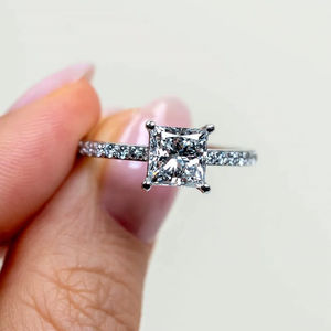 Bague de fiançailles de luxe 1,00 carat en diamant de laboratoire taille princesse, en or massif 18K/14K/10K, avec pavé minimaliste, cadeau de mariage, bijoux - Product Image 1