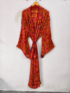 Kimono de Seda Bridal, Túnica Larga para Dormir, Cubre Traje de Baño, Hecho a Mano en India, Kimono de Sari de Seda Reciclada Vintage - Product Image 6
