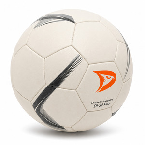 Ballon de football d'entraînement personnalisé avec logo du club, en PU de qualité supérieure, cousu à la machine, taille 5, 32 panneaux, pour matchs et entraînements, équipement sportif en gros. - Product Image 3