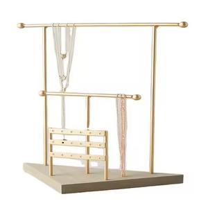 Expositor de Joyería Metálico de Diseño Duradero, Organizador de Joyería de Múltiples Niveles en Forma de Árbol - Product Image 1