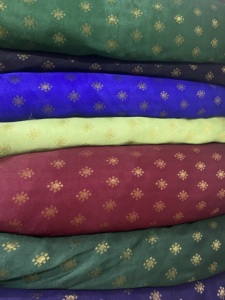 Tissu brocart en nylon 100% teignable |   Tissu Jacquard tissé Sun Butti |   Vêtements ethniques traditionnels légers en textile |   44 pouces - Product Image 2