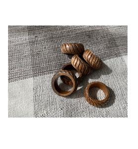 แหวนรองผ้าเช็ดปากไม้ตกแต่งบ้าน ช่วยเพิ่มประสบการณ์การรับประทานอาหารด้วยความอบอุ่นจากวัสดุธรรมชาติและความสมดุลทางสายตา - Product Image 1