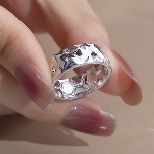 Anillo Geométrico de Platino, Diseño Minimalista, Unisex, para Uso Diario - Product Image 3