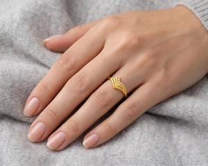 DIVYORO Bague classique texturée en or plaqué 22 carats pour femme, pour usage religieux et quotidien, origine Orissa - Product Image 3