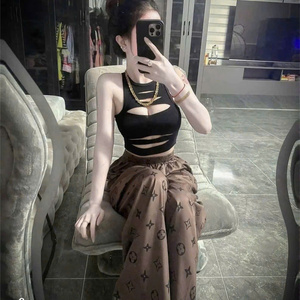 Ensemble deux pièces d'été pour femmes, vêtements confortables, mode naturelle, lavables, emballage personnalisé, fabriqué au Vietnam. - Product Image 5