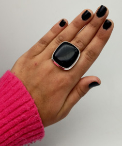 Bague en onyx noir, bague carrée en onyx noir pour filles - Product Image 1