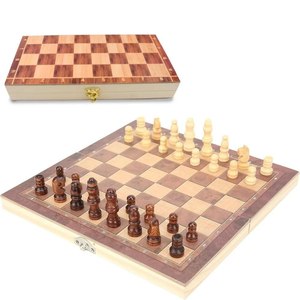 Juego de Ajedrez Infantil Portátil de Lujo con Tablero de Madera Pulida y Piezas con Figuras Romanas Antiguas - Regalo Ecológico para Decoración del Hogar - Product Image 1