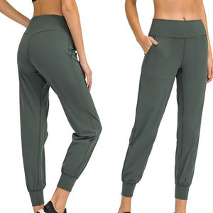 เลกกิ้งผู้หญิงเนื้อผ้ามันเงา เอวสูง กางเกงออกกำลังกายรัดรูป มีกระเป๋าในตัว กระชับหน้าท้อง กางเกงโยคะ กางเกงเลกกิ้งกีฬา - Product Image 1