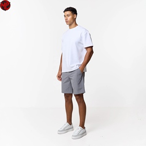 Shorts chino décontractés pour hommes, taille mi-haute, fermeture boutonnée, extensibles, 100 % polyester, logo frontal, motif uni, vêtements de travail d'extérieur, été - Product Image 2