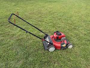 เครื่องตัดหญ้าแบบใช้น้ำมันเบนซินยี่ห้อ Troy Bilt ขนาด 21 นิ้ว เครื่องยนต์ 140 ซีซี ขับเคลื่อนล้อหน้า สีแดงและสีดำ - Product Image 5