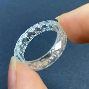 Bague en moissanite blanche de forme ronde, bijoux facettés et autres bagues en diamant - Product Image 5