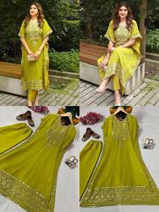 Ensemble Kaftan Georgette avec broderie miroir argentée, Salwar Kameez de créateur, tenue de fête estivale scintillante pour soirée - Product Image 2