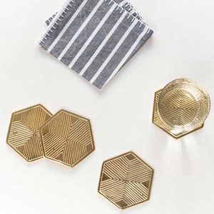 Wholesale Custom Logo Elegant Gold Metal Coasters Set Modern Geometric Metal Drink Mats Round Gold <b>Table</b> <b>Protectors</b> For Coffee - Product Image 5