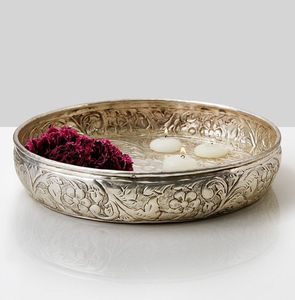 Urli de Níquel de Moda para Diwali con Base de Latón Hecha a Mano, Decoración para Ceremonias Religiosas, Festivales en el Hogar, También para Regalo - Product Image 1