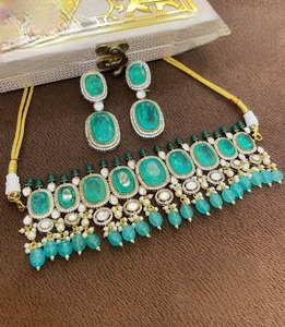 Magnifique ensemble collier et boucles d'oreilles en alliage plaqué or avec zircon et perles pour femme, bijoux de mariage et de fête - Product Image 2