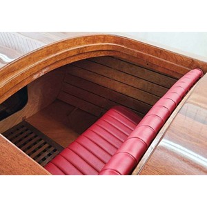 Modèle de bateau en bois de cèdre Baby Bootlegger, artisanal et peint, bateau rapide classique vintage, objet de collection pour présentation sur table - Product Image 4