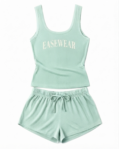 Conjunto de dos piezas para mujer, camiseta sin mangas y pantalones cortos, conjunto informal de verano de color verde menta, ropa de uso diario - Product Image 1