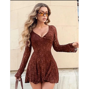 Robe mini vintage à manches longues en dentelle florale (ourlet festonné) - Product Image 1