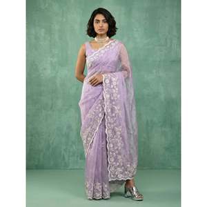 Sari en soie pure Chanda Elite Weaves avec broderie florale élégante, travail Schiffli Resham Zari et bordure ajourée - Product Image 6