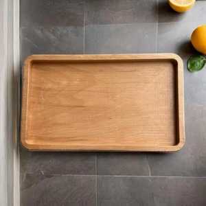 Plateau de rangement en bois poli, design moderne et luxueux, pour utilisation sur table, compatible lave-vaisselle, grande capacité, à un seul niveau - Product Image 1