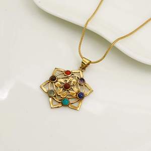 Pendentif plaqué or sept chakras, forme fleur, serti de pierres naturelles, style bohème unisexe, bijoux de mode - Product Image 2