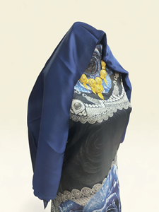 Conjunto de Tela Suiza Dirac con Estampado de Rosas Azules Premium - Elegante Traje Tradicional Somalí con Chal a Juego - Product Image 2