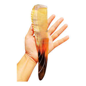 Peine de Cuerno Natural Pulido a Mano, Herramienta Rústica de Lujo para el Cuidado del Cabello - Product Image 4